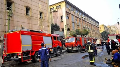 لجنة هندسية لمعاينة مبنى المعامل المركزية لوزارة الصحة بعد الحريق