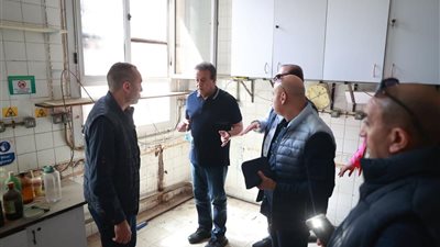 توفير 6 سيارات داخل ديوان وزارة الصحة لسحب العينات من المترددين على المعامل المركزية