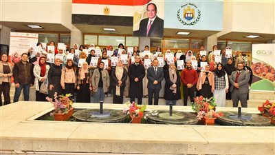 محافظ أسيوط يسلم منحا مالية لـ 36 مستفيدا من مشروع 