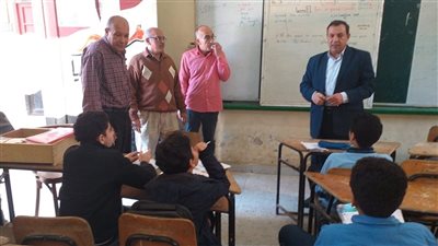 مدير التعليم العام بالدقهلية يتفقد مدارس إدارة غرب المنصورة 