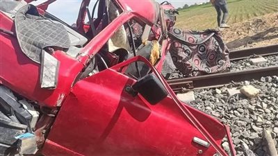 السكك الحديدية تفرغ الصندوق الأسود لقطار الإسماعيلية لتحديد سبب حادث التصادم مع ميني باص 