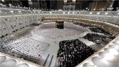 صلاة مغرب اليوم الـ21 من شهر رمضان بالحرم المكي (بث مباشر)