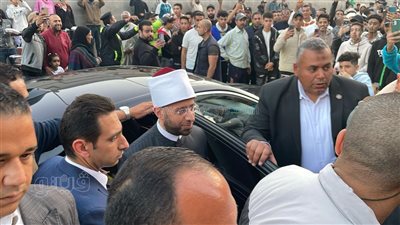 أكبر مائدة رمضانية شعبية، وزير الأوقاف يشارك في إفطار المطرية 2025 (فيديو وصور)