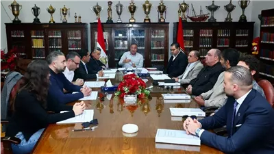 الكرة المصرية على صفيح ساخن، الأهلي يتحدى رابطة الأندية ويصعد أزمة القمة للجنة الأولمبية، بطولة الدوري الممتاز مهددة بالإلغاء، هل تكون رابطة الأندية كبش الفداء ؟ 