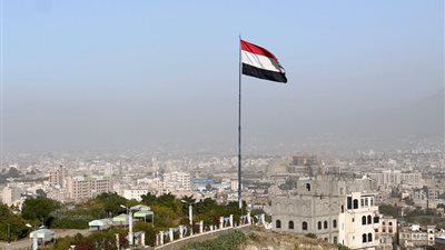  استقالة رئيس وزراء اليمن أحمد عوض بن مبارك 