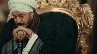 مسلسل حكيم باشا الحلقة 15، مصطفى شعبان يكشف لأبناء عمه هوية شقيقهم الرابع 