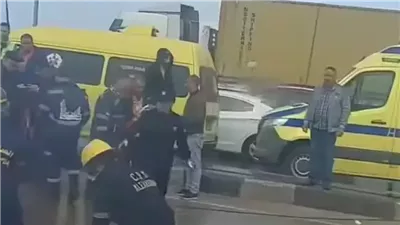 إصابة 10 عمال في انقلاب سيارة ربع نقل على الطريق الإقليمي والمرور يعيد الحركة لطبيعتها