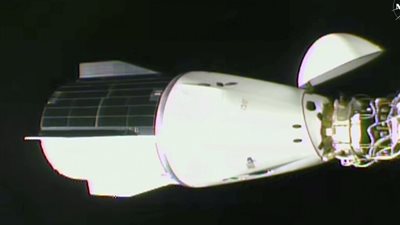 مركبة طاقم التنين تلتحم بنجاح بالمحطة الفضائية الدولية (فيديو)