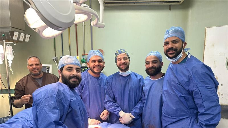فريق طبي بجامعة القاهرة