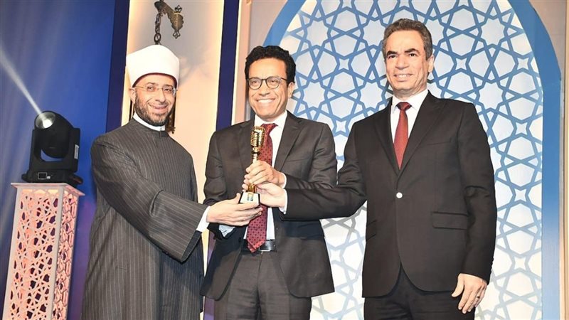 تكريم سامح حسين،