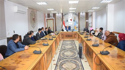 رئيس جامعة سوهاج يوقع 6 عقود رعاية للمبتكرين 