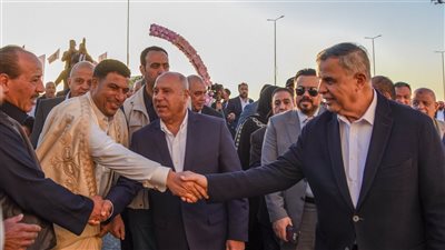كامل الوزير ومحافظ الإسكندرية يتفقدان إنشاء محور حسن علام ببرج العرب