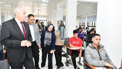 رئيس جامعة القناة يؤكد على تطبيق معايير جودة التعليم فى الامتحانات (صور) 