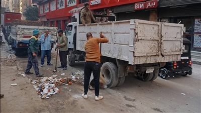 محافظة الجيزة تواصل حملات النظافة وترفع تجمعات القمامة من شارع كعبيش بالهرم