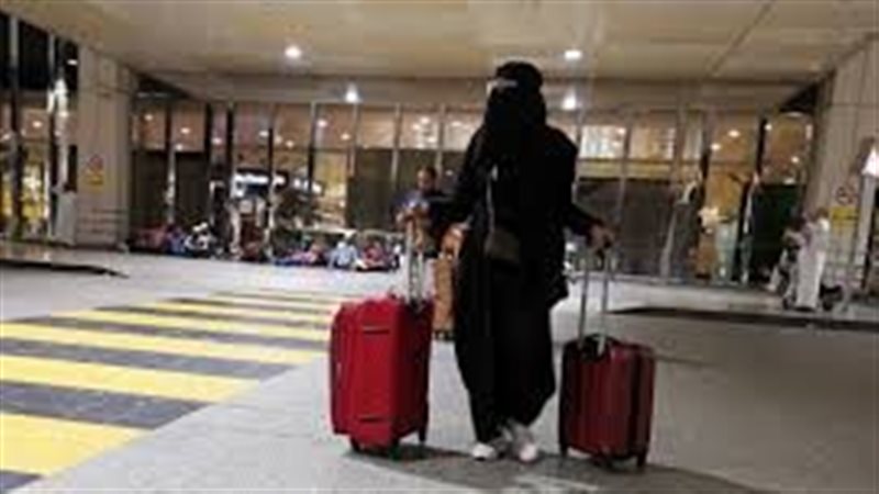 حكم سفر المرأة بلا
