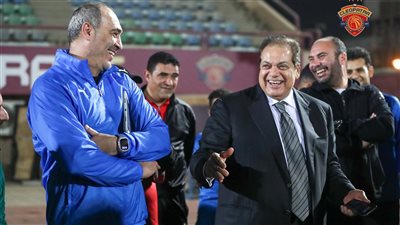 أبو العينين يزور مران سيراميكا بعد التأهل لنصف نهائي كأس مصر (صورة)