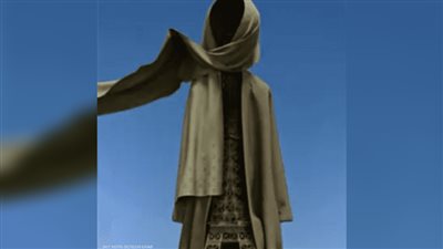  برج إيفل يرتدي الحجاب ويثير الجدل في فرنسا، ما القصة؟ (فيديو)