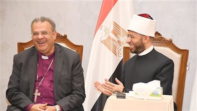 لتقديم التهنئة بقرب حلول عيد الفطر، وزير الأوقاف يستقبل وفد الكنيسة الإنجيلية بمسجد مصر 