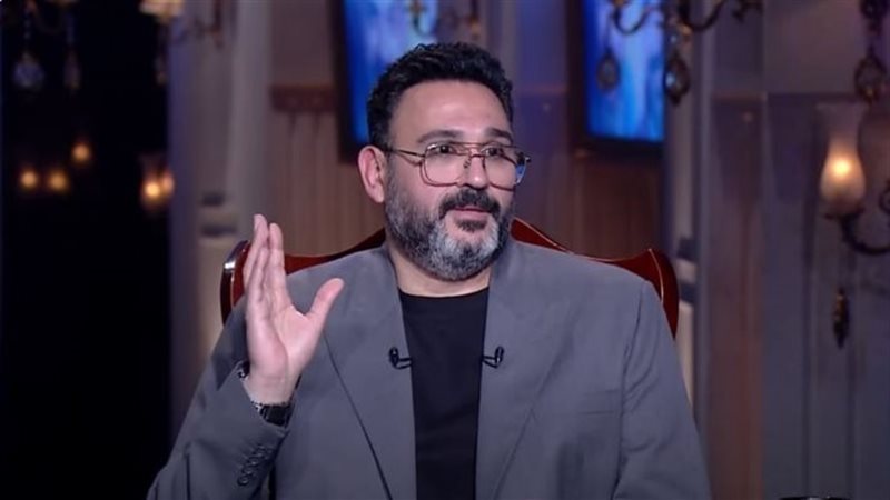 أكرم حسني