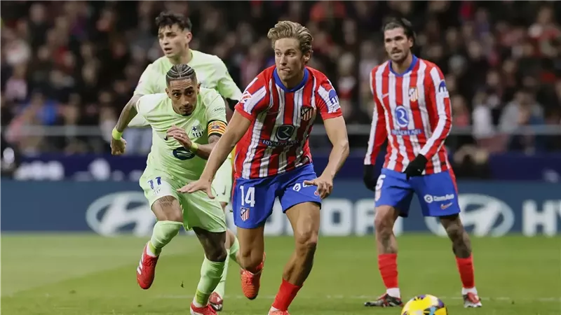 أتلتيكو مدريد وبرشلونة،