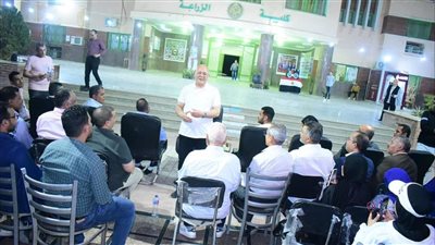 رئيس جامعة سوهاج يشارك الطلاب في سهرة رمضانية 