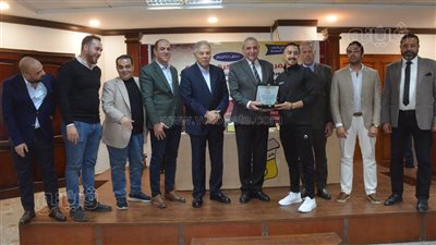 محافظ الغربية يشهد حفل تكريم أبطال الكرة الطائرة وكرة اليد بنادي طنطا (صور)