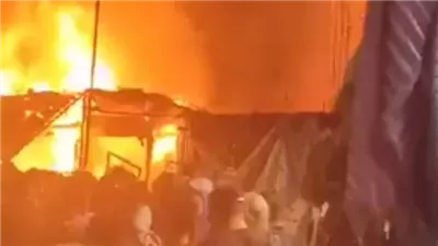 تفحم باكيات ووقوع إصابات، حجم الخسائر المبدئية لحريق محال الملابس بمنشأة ناصر (صور) 