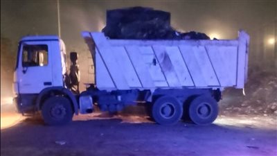 محافظة الجيزة تواصل حملات النظافة المسائية بمحيط مساكن الشباب والهرم