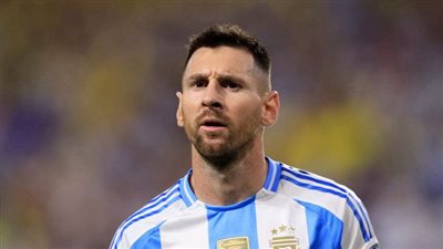 مدرب الأرجنتين يلمح لإراحة ميسي في مباراة تشيلي من أجل مواجهة الأهلي 