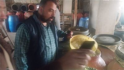 صحة الشرقية تضبط مصنعين للمخللات يعملان بدون ترخيص 