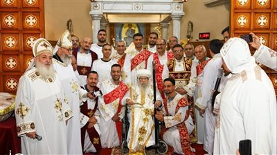 الأنبا باخوميوس يرسم شمامسة جدد للخدمة في إيبارشية البحيرة