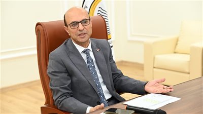 الفريق الطبي بوحدة القرنية بجامعة أسيوط ينجح في إجراء 12 عملية ترقيع قرنية في عام