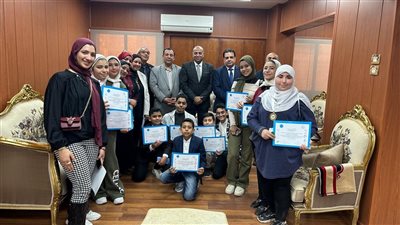 وكيل تعليم الدقهلية يكرم الطلاب الفائزين بمراكز متقدمة بمسابقة المواطنة الرقمية