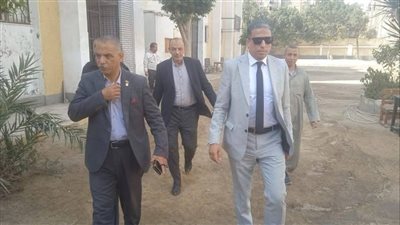جولات ميدانية مكثفة لمدير تعليم الجيزة لضمان الانضباط المدرسي 