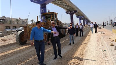 نائب رئيس هيئة المجتمعات العمرانية يتابع خطة تطوير محور 26 يوليو