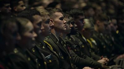 الدفاع الأمريكية تعتزم شطب نحو 60 ألف وظيفة مدنية