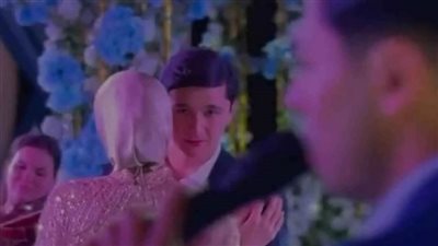 العروس محجبة وتعمد إخفاء وجهها، زواج عبد القادر خوسانوف نجم مانشستر سيتي (فيديو)