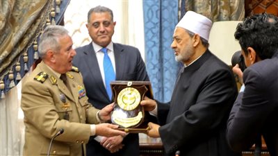القوات المسلحة تنظم زيارة للملحقين العسكريين إلى مشيخة الأزهر ودار الإفتاء 