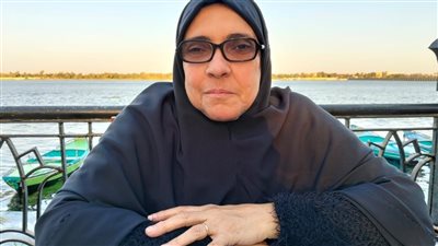 محافظ الأقصر مهنئا الأم المثالية 