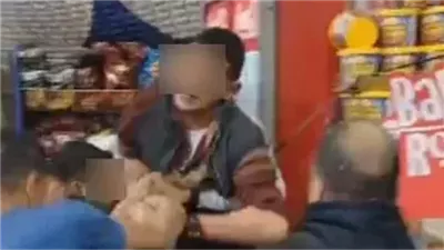 آخر تطورات أزمة التعدي على ضابط الشرطة بقنا.. أسرته تؤكد اللجوء للقانون لمحاسبة المتهمين.. والنيابة تواصل التحقيقات في القضية