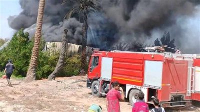 إصابة شخصين باختناق، التفاصيل الكاملة لحريق مصنع الكيماويات بالشرقية (صور)