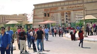 بسبب إهانة الطلاب، وقف أستاذ جامعي بسوهاج عن العمل وإحالته للتحقيق 
