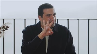 عمرو خالد يوضح طريقة نبوية رائعة عند النزاعات والخصومات والصدمات مع البشر (فيديو)