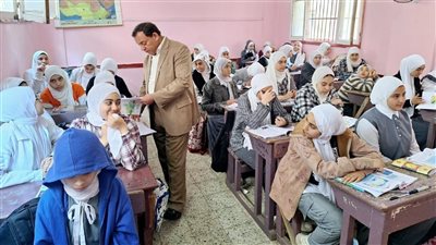 مدير عام التعليم العام في الدقهلية يتابع مدارس إدارة غرب المنصورة 