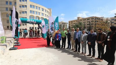 رئيس جامعة كفر الشيخ يشهد فعاليات مارثون الدراجات ضمن فعاليات الأسبوع البيئي