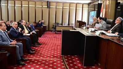 محلية النواب تطالب بحل مشكلة تأخر تسليم وحدات سكنية بالتجمع الخامس