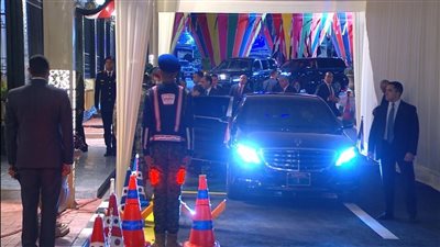 السيسي يصل إلى مسجد السيدة نفيسة لأداء صلاة الفجر وافتتاح المرحلة الثانية من المسجد (بث مباشر)