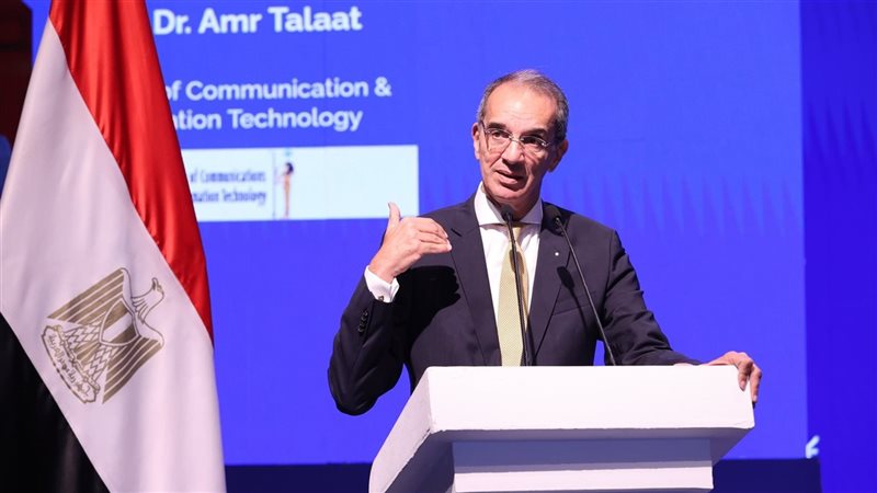 وزير الاتصالات عمرو