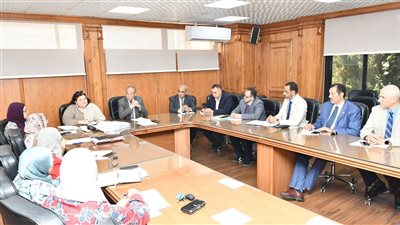 مجلس التعليم والطلاب بجامعة القناة  يتابع سير امتحانات الميدترم (صور) 