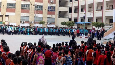 بعد فيديو التبول أمام شقة، مدرسة خاصة بالإسكندرية تمنع طالبين من الدخول 